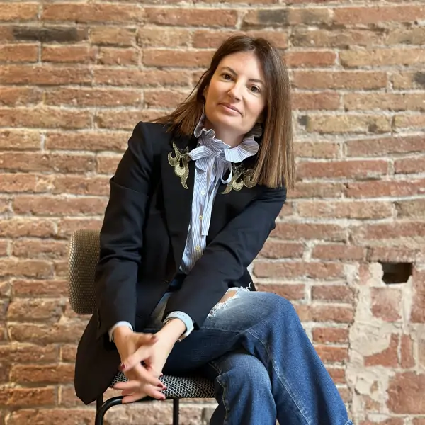 Meritxell Ribé, interiorista: "La cama define la energía del dormitorio, NO la pongas alineada a la puerta"